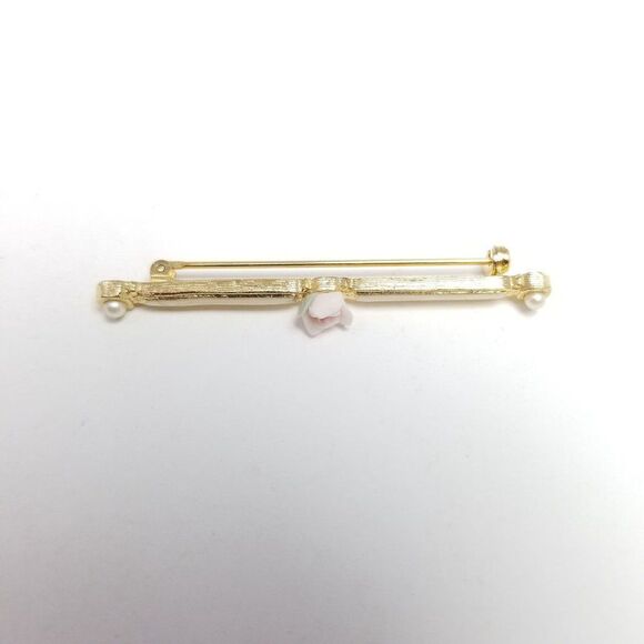 Vintage Gold Tone Bar Brooch with Tiny Pink Rose Center Faux Pearls, Enamel, 90s - Picture 4 of 5